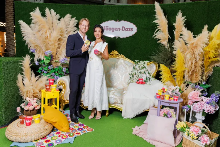 法比歐夫妻現身BELLAVITA哈根達斯「極致浪漫花園」快閃體驗點。業者提供