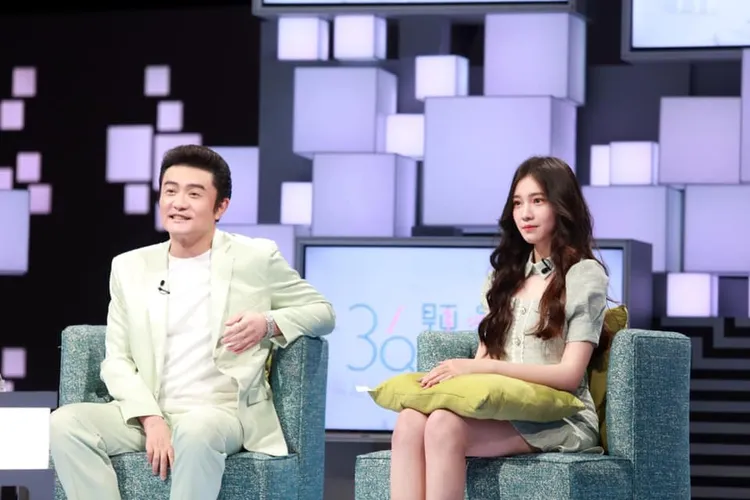 李紫嫣曾與老爸李㼈一起上節目。翻攝李紫嫣臉書