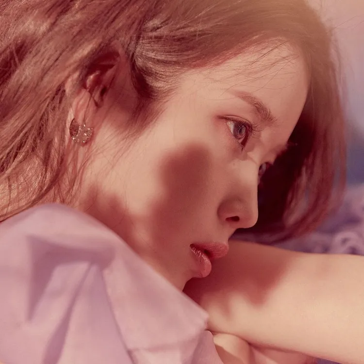 IU 因「每個角度都迷人」，獲選韓國女演員最美側顏冠軍。翻攝IU IG