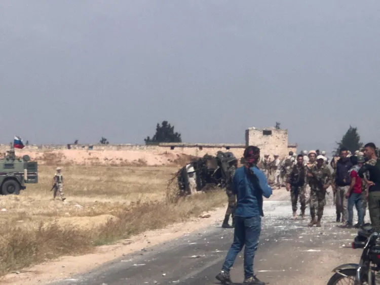 俄羅斯武裝人員周一在敘利亞阿勒坡遇砲火襲擊，釀1死多傷。路透社