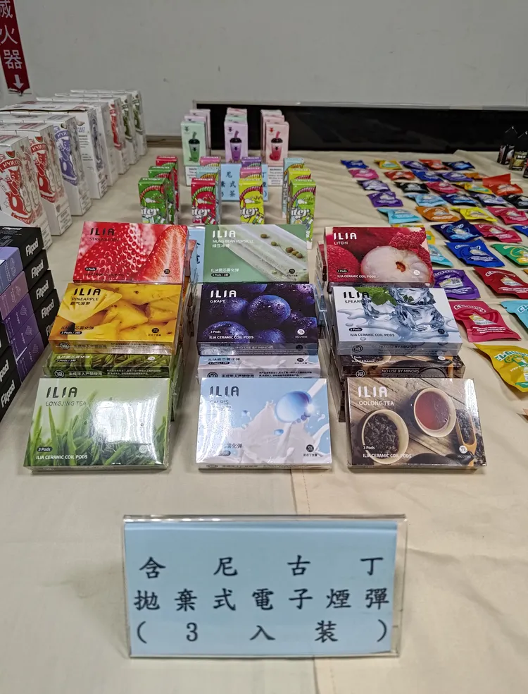 警方查緝尼古丁成分電子煙油大盤商。翻攝畫面