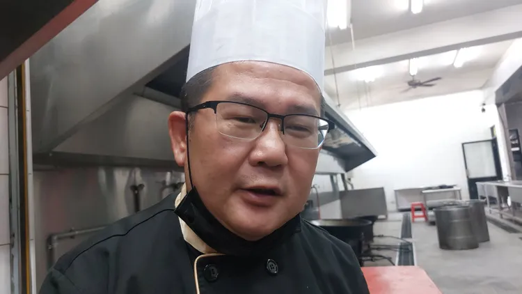 阿隆師在總鋪師故鄉長大。凃建豐攝