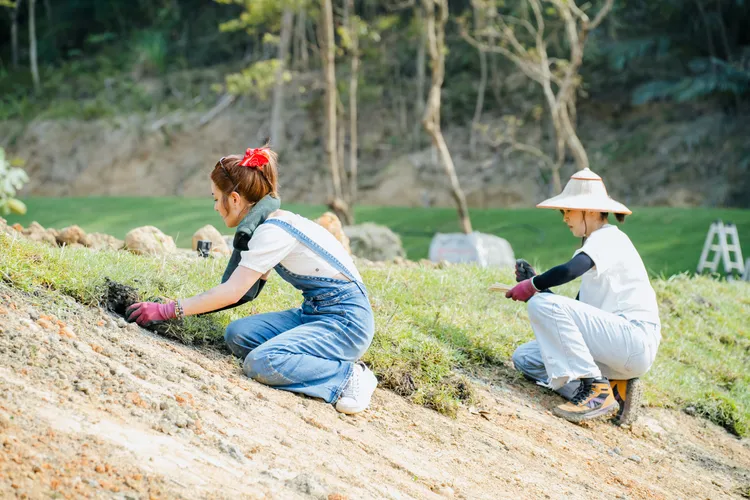 莎莎（左起）、曾沛慈種草。好看娛樂提供