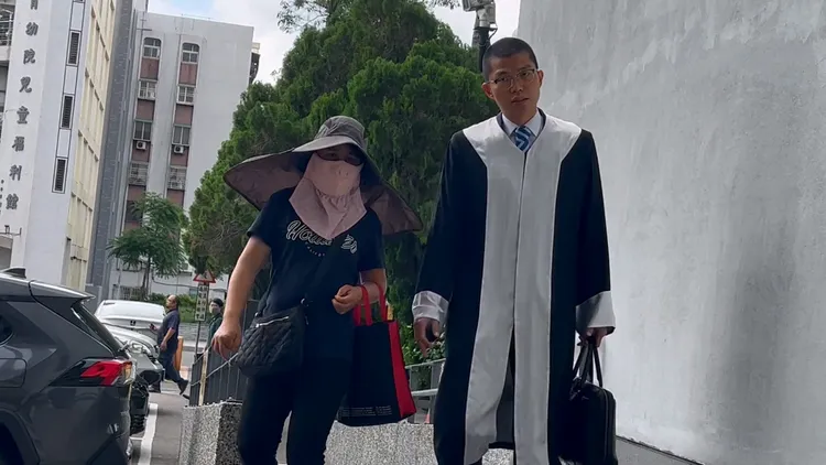 賴母今親自出席婚姻無效調解庭，再度重申兒子不可能輕生。資料照片