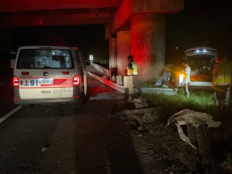 嘉義縣消防局派人前往救援。讀者提供