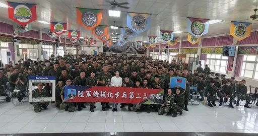 許藍方赴陸軍演講!被嗆「為何請性學博士」 釣出她親回強調這件事