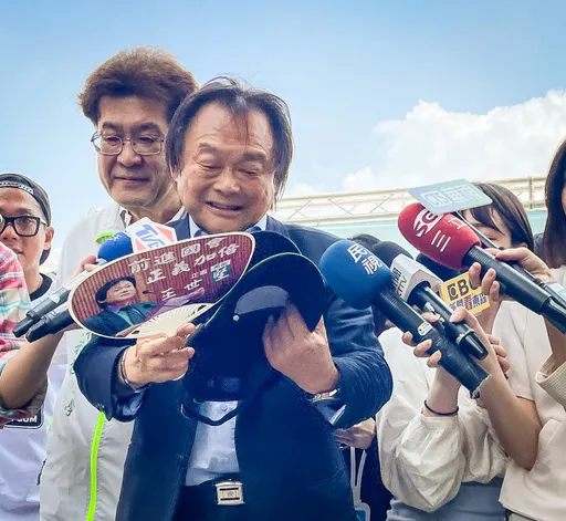 最守承諾的「辣個男人」選贏會跳海慶祝？　王世堅5字回絕