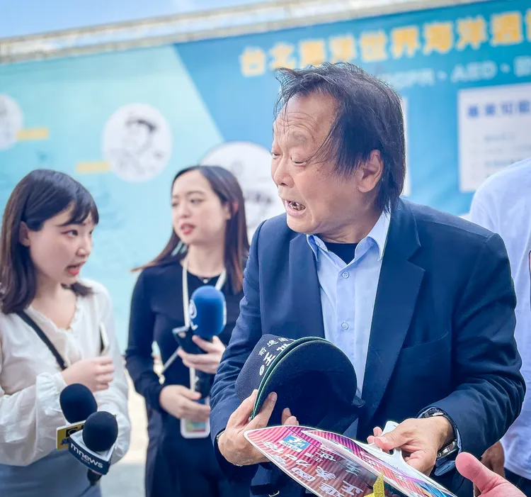 王世堅說，一定要重返國會，因為有太多選民交代的任務需要完成。賴昀岫攝