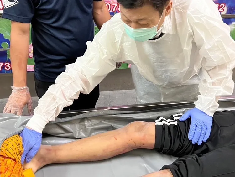 高大成二度相驗遺體，與檢方意見相左。高大成提供