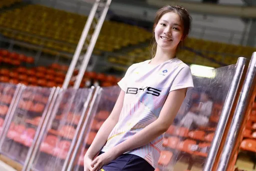 170公分高䠷身材+超甜美笑容　戀愛了！16歲泰國正妹成台北羽賽嬌點