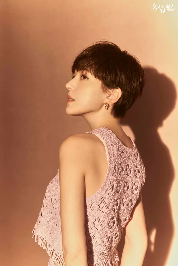 《女人我最大》六月策展封面人物許瑋甯奔四前許願接拍女殺手。TVBS提供