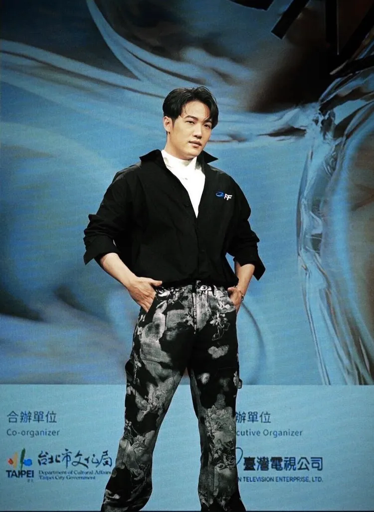 熊仔翻盤吳青峰獲得最佳男演唱人，成為FMA首位嘻哈歌王。翻攝熊仔臉書