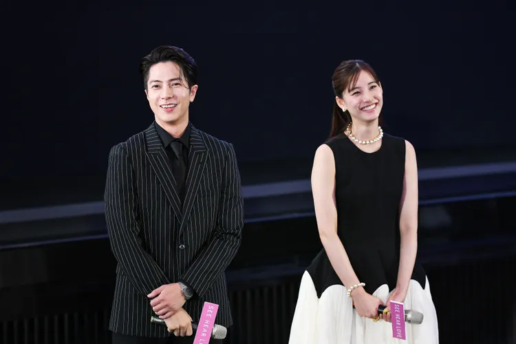 山下智久（左）、新木優子接受粉絲的提問。天馬行空提供