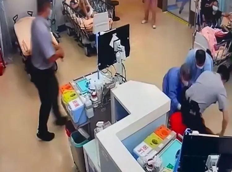 醫護及警衛合力壓制林男。彰基提供