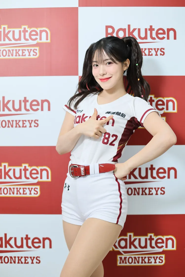 李多慧透露父母來台陪她上班，大讚台灣人親切，不想回韓國了。鄭孟晃攝