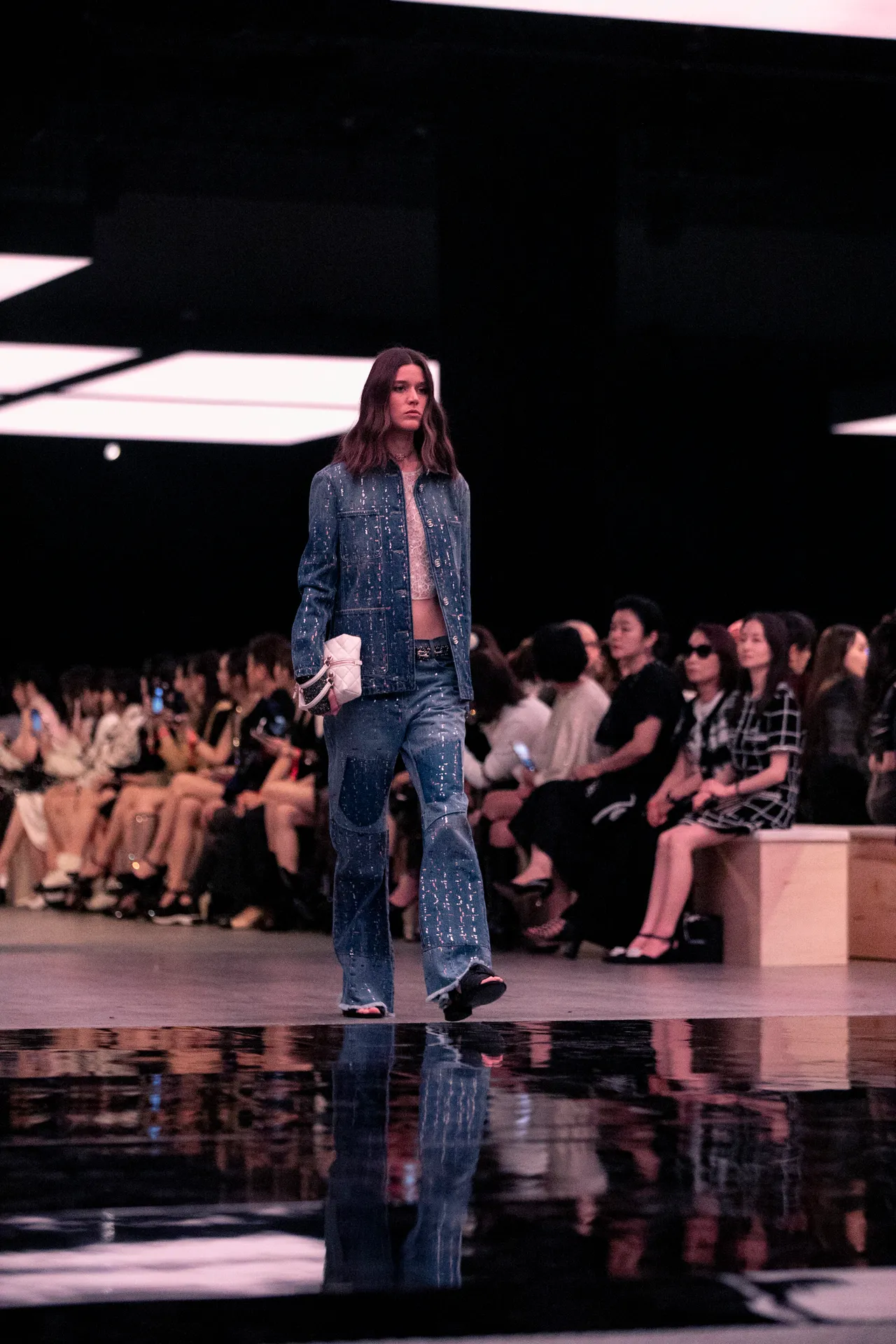 香奈儿2022/23 Métiers d'art工坊系列东京重现秀。品牌提供