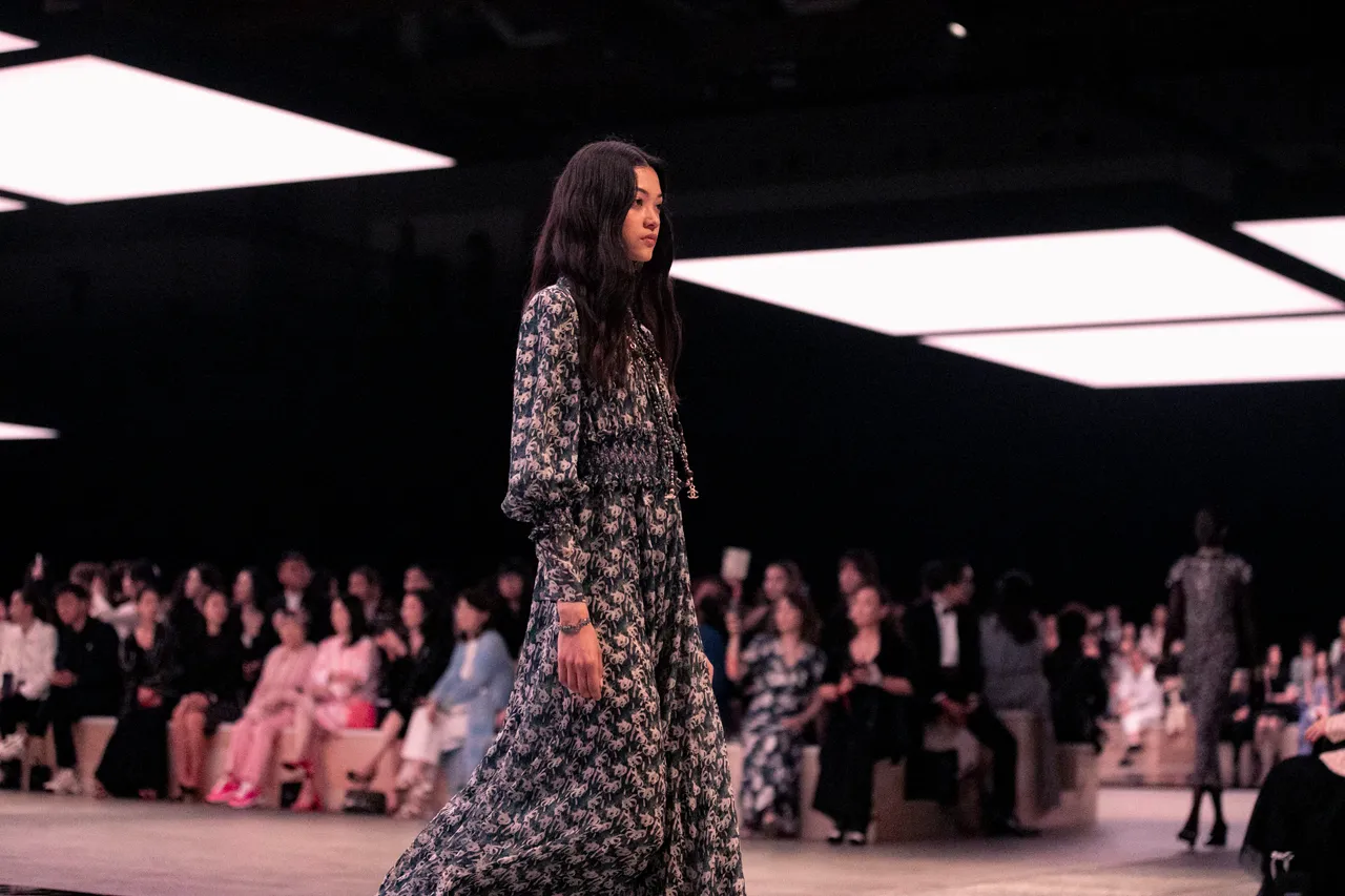 香奈儿2022/23 Métiers d'art工坊系列东京重现秀。品牌提供