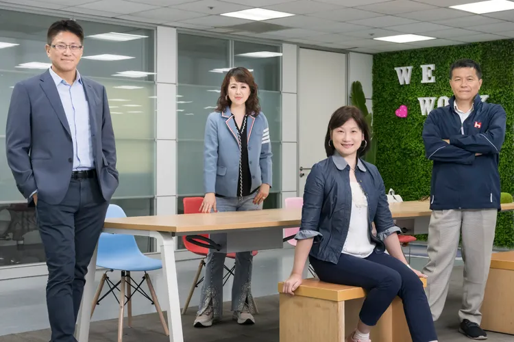 鴻海今年獲得《機構投資者》亞洲區（不含中國區）科技硬體類「年度最佳管理團隊」及「年度最佳投資人關係團隊」第1名。鴻海提供