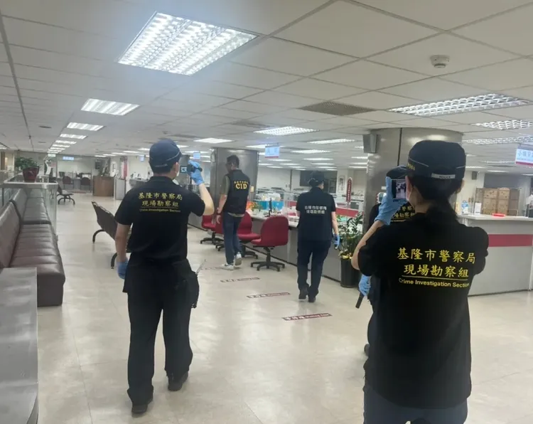 日前台銀基隆分行也接過炸彈恐嚇郵件。翻攝照片