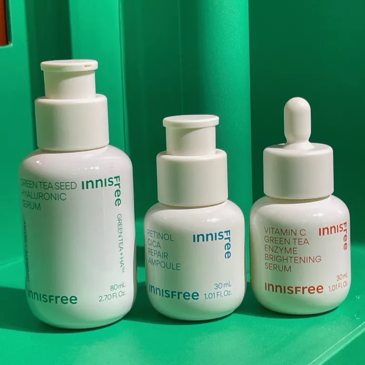 Innisfree將品牌產品瓶身全數變為白底設計，再以不同顏色的字體區分系列。張家玲攝