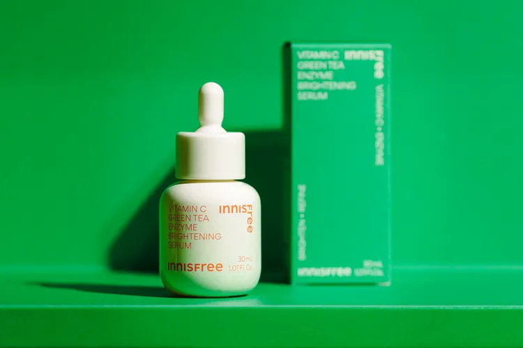 Innisfree維他命C淨亮精華，30ml／1080元。品牌提供