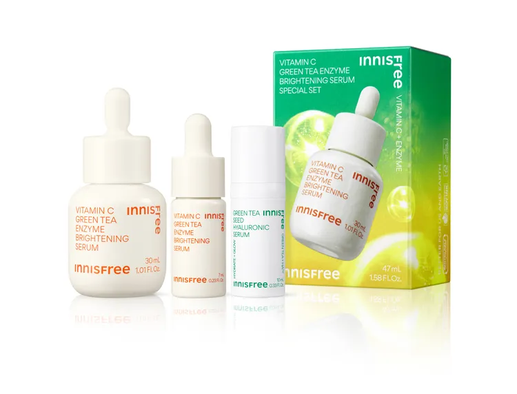 維他命C淨亮精華組，當中包含7ml與30ml的維他命C淨亮精華，以及10ml的綠茶籽玻尿酸保濕精華，1080元。