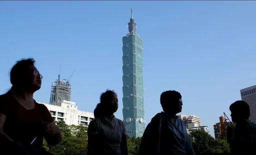 台積電收最低、電金回檔 台股跌143點守萬七