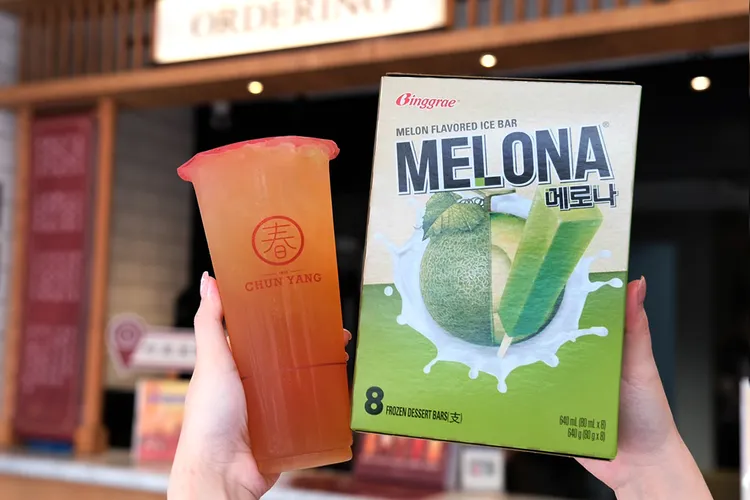 全台春陽茶事門市明(6/14)起購買經典原茶系列飲品，即可獲得「Binggrae哈密瓜雪糕」。春陽茶事提供