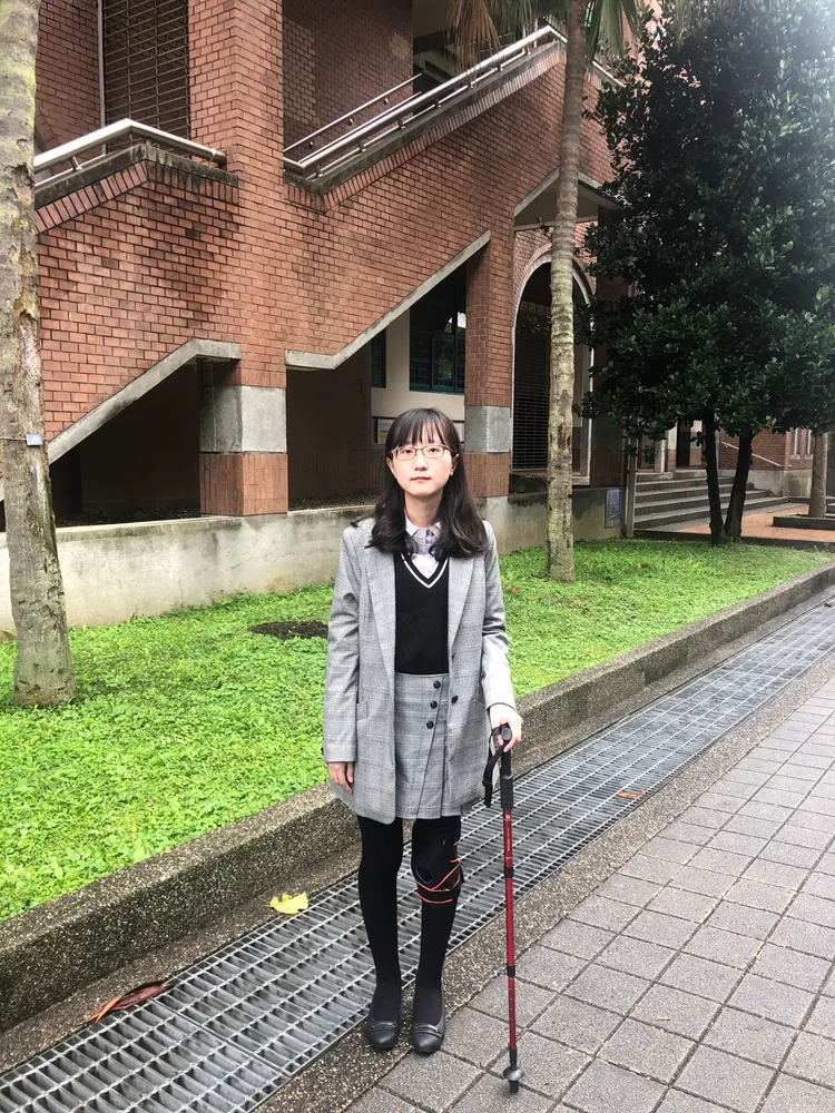 瑩真雖行動不便，但學習積極。屏大提供