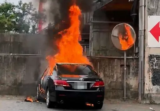 苗栗新東大橋下方清晨火燒車　駕駛座火滅驚見1焦屍