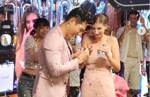 砲友變老婆！祖雄下跪求婚小12歲烏克蘭網紅　佳娜甜允「當然嫁給他」