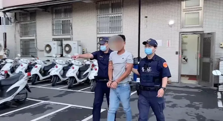 陳男接到教召令卻未報到被發布妨害兵役通緝，當場逮捕並解送歸案。翻攝畫面