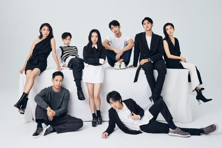 茁劇場8位潛力新演員。Studio Q表演教室提供