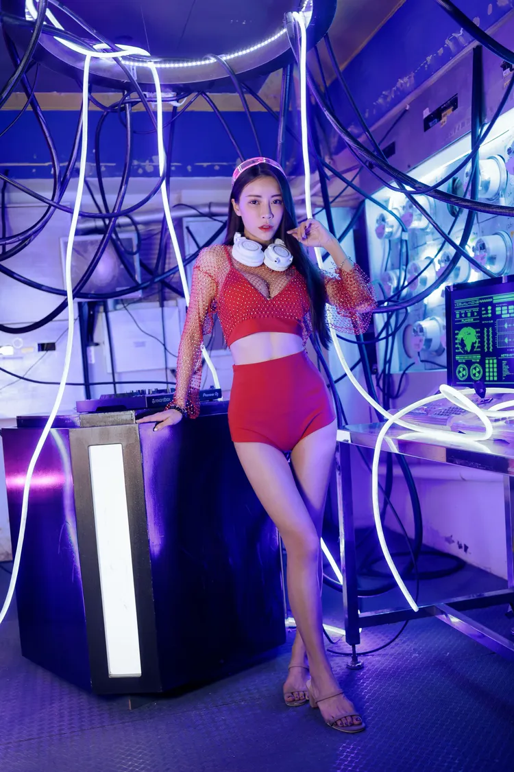 造型百變的Angel liya（莉亞）也是醫美診所、服飾品牌闆娘。彭欣偉攝