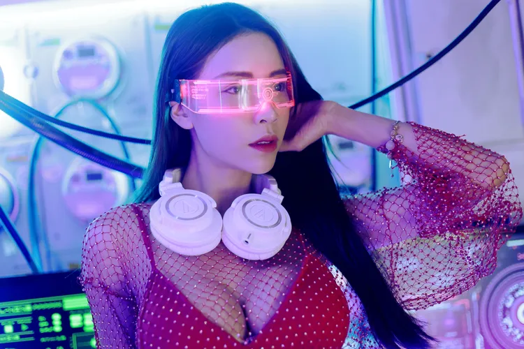 Angel liya（莉亞）是知名DJ。彭欣偉攝