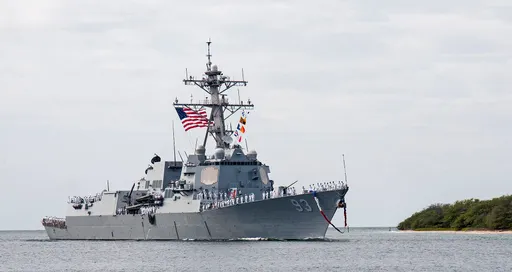 美加艦艇聯合穿越台海　共軍稱應對一切威脅