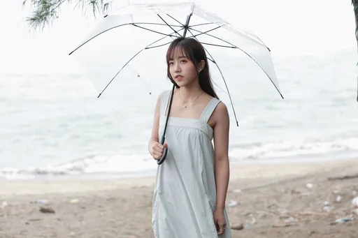 學霸女歌手被冷風吹到哭 自封分手達人卻花3個月撫平傷痛