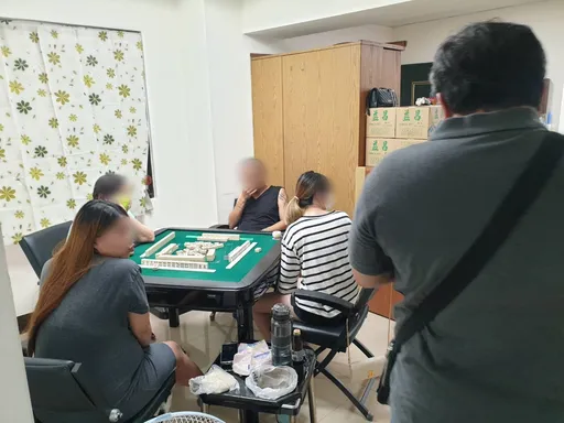 社區大樓藏賭場　中壢警逮12人