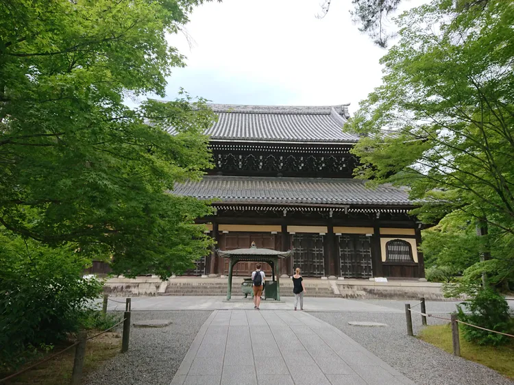 位於京都市左京區的南禪寺，一直吸引不少觀光客參觀。讀者提供