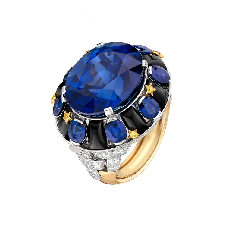 Tweed Astral戒指，鑲嵌23.84克拉橢圓形切割藍寶石，約5784萬2000元。品牌提供