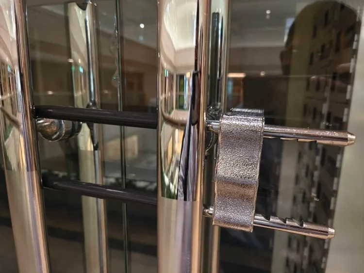 整技大門深鎖空無一人，許多廠商也被倒帳估計上億。讀者提供