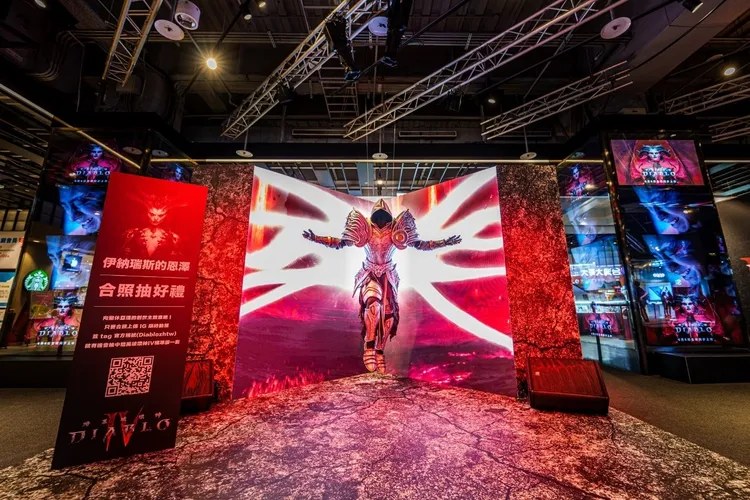 《暗黑破壞神 IV》玩家可與快閃店中高達190公分的巨型浮空雕像合影參與活動。暴雪娛樂提供