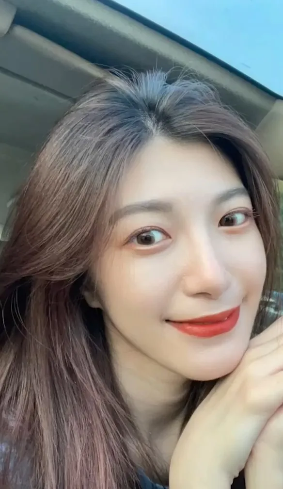 陽光下甜美笑容。IG@ga.hwaa 提供