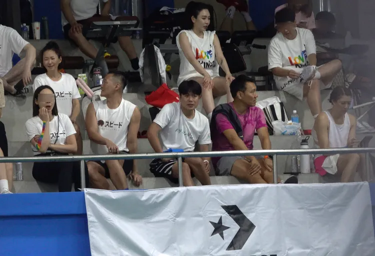 六月、李易夫婦、艾力克斯、李詠嫻夫妻等藝人都共襄盛舉參加公益羽球賽。特勤中心攝