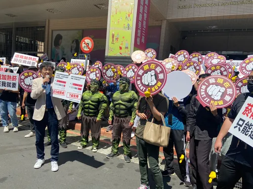 不满买不到加热烟化身绿巨人浩克 海关不代销毁新法后加热烟