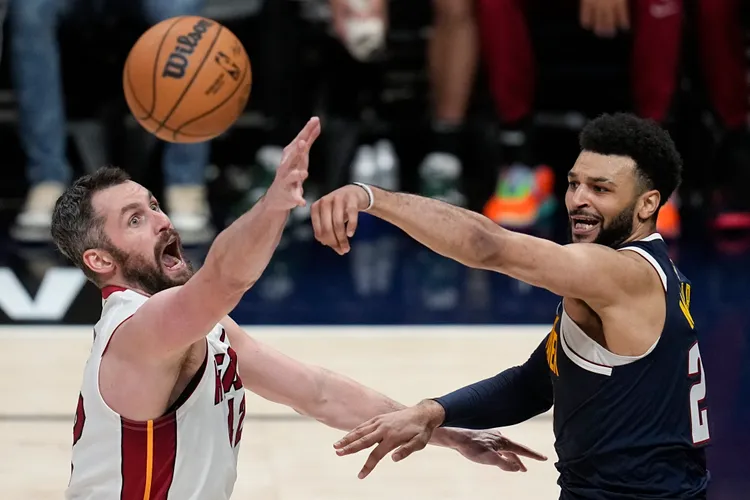 洛夫(左)擔任先發。莫瑞(右)。美聯社