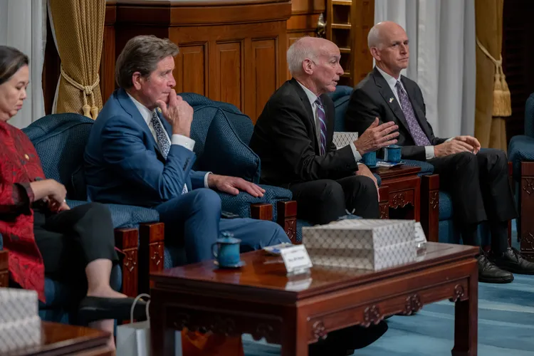 軍委會眾議員表達看法。總統府提供