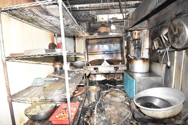 近3年在爐火烹調致死傷案件中，因油鍋起火致死傷案件占50%。翻攝畫面