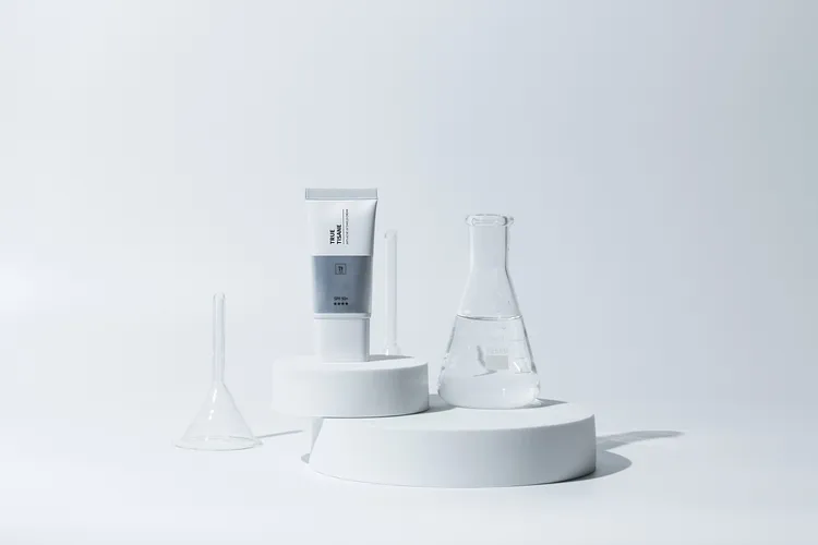 True Tisane金銀花抗痘水感潤色防曬，30ml／880元。品牌提供