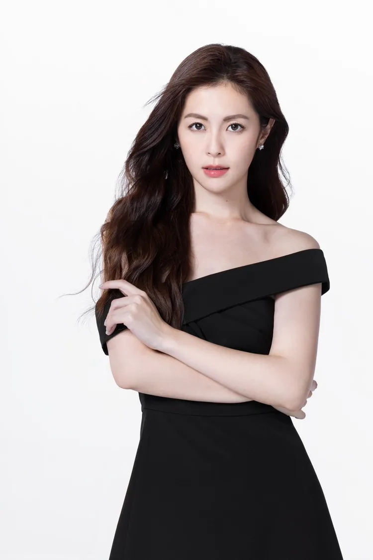 任容萱希望透過白天防曬、夜間保養，讓自己保持著青春美麗的皮膚。品牌提供